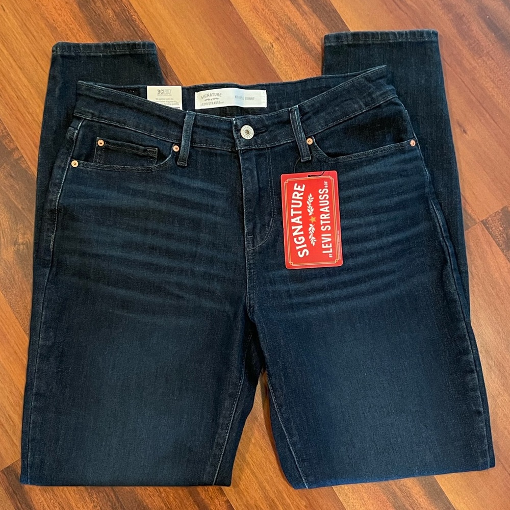 Levi’s Signature Mid Rise Skinny Jeans